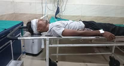 One youth died around seven injured when auto returning from picnic in Korba fell into ditch