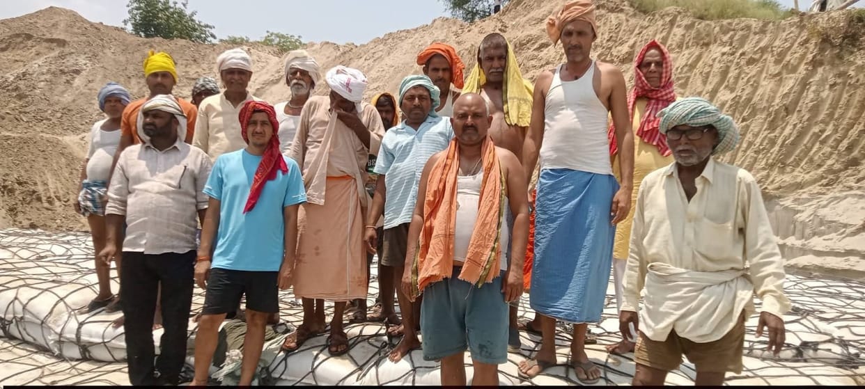 Villagers create ruckus, EC bags are being filled with 15 bags instead of 24