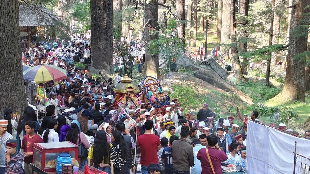 Devlu danced in Kullvi attire at Hidimba Temple, tourists danced