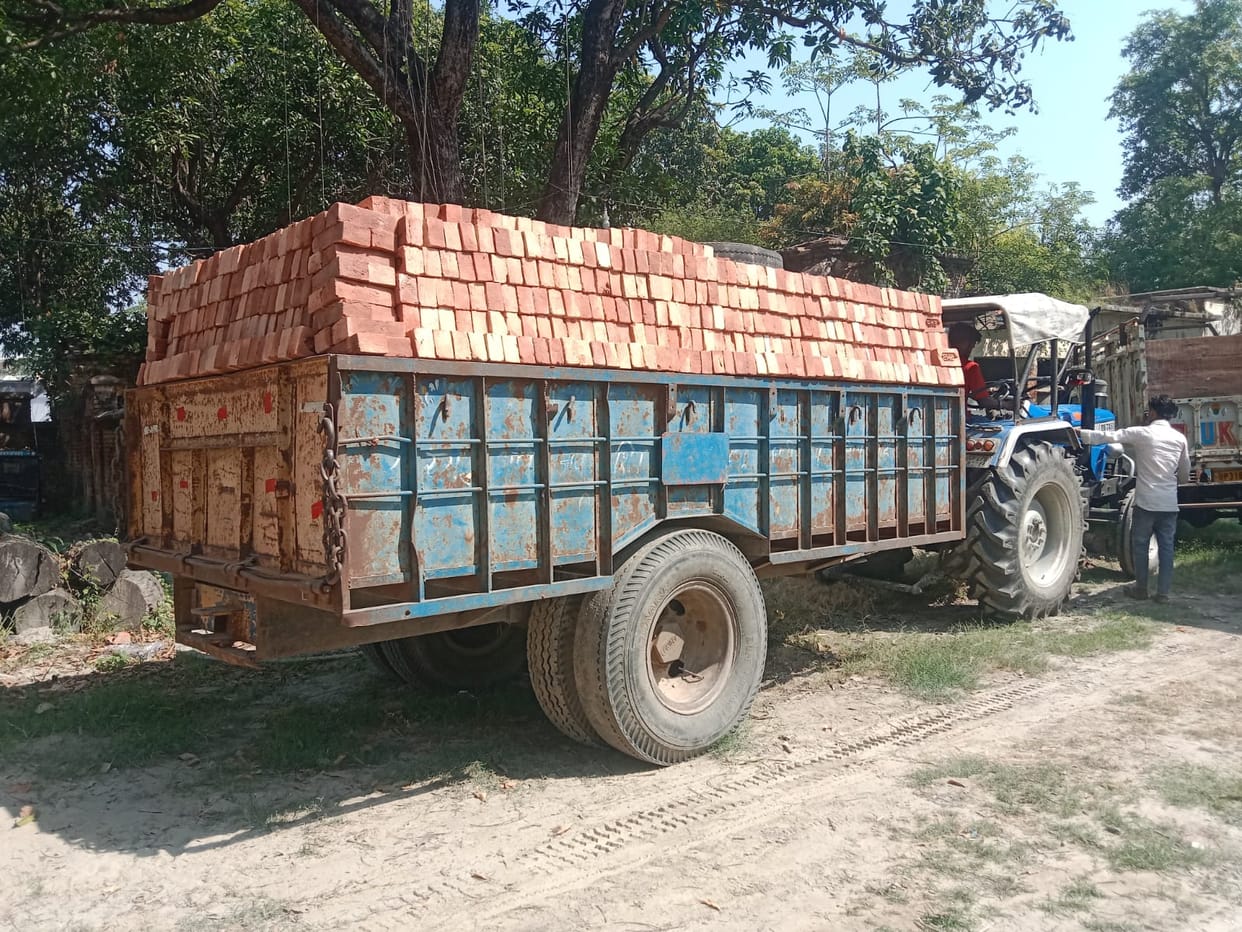 Four vehicles caught running without documents, two seized, two challaned
