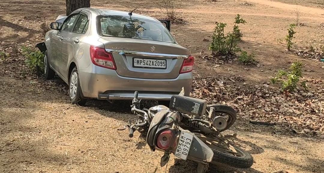 Two Youths Killed in Horrific Car-Bike Collision Near Sarmaniya Turn in Umaria