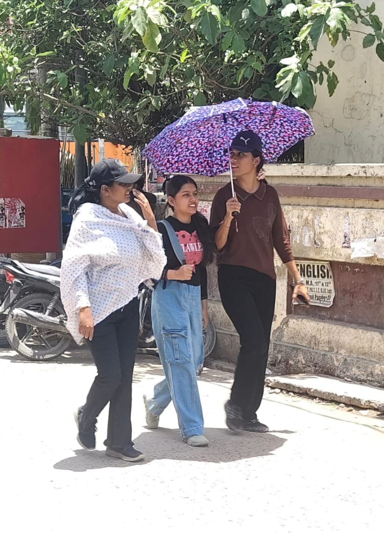 Hot winds blowing throughout the day heightened discomfort; temperature reaches 40 degrees