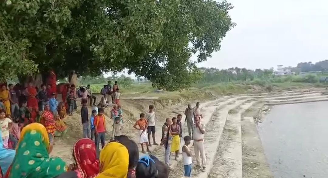 तालाब में मिला किशोर का शव