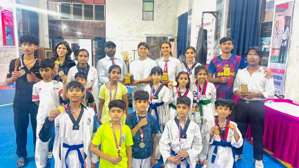 Navayuvak Taekwondo Academy's excellent performance in the state level Taekwondo competition
