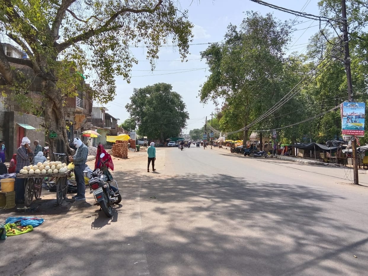 Passersby sought shade, the mercury reached 45 degrees and the heatwave made them miserable.