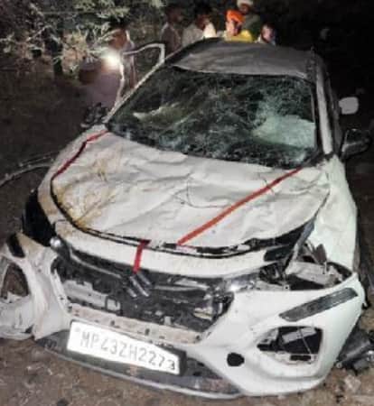A car fell off a culvert on the Banswara highway, killing a shopkeeper and injuring his wife and two children