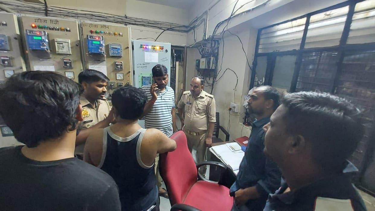 Uproar over electricity... Operator taken hostage, released after two hours