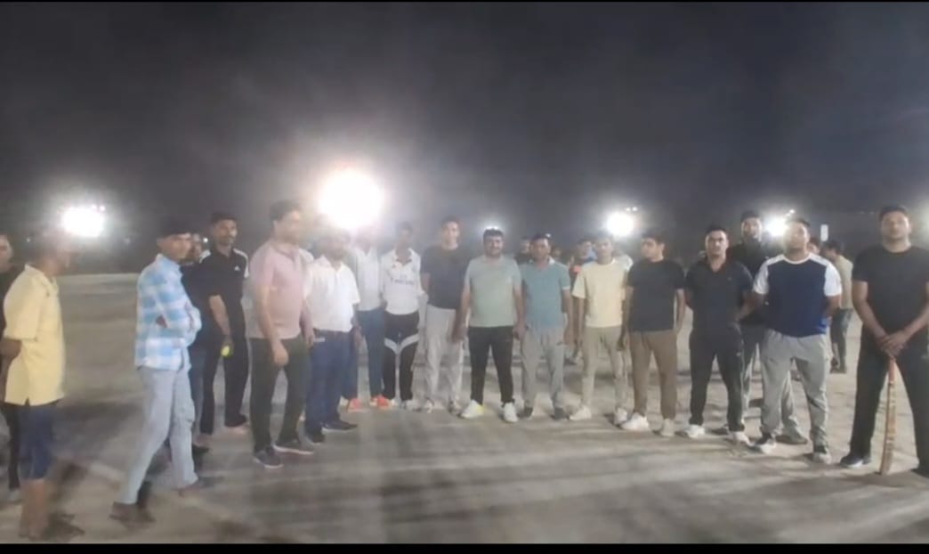 Aliganj police station team wins cricket tournament