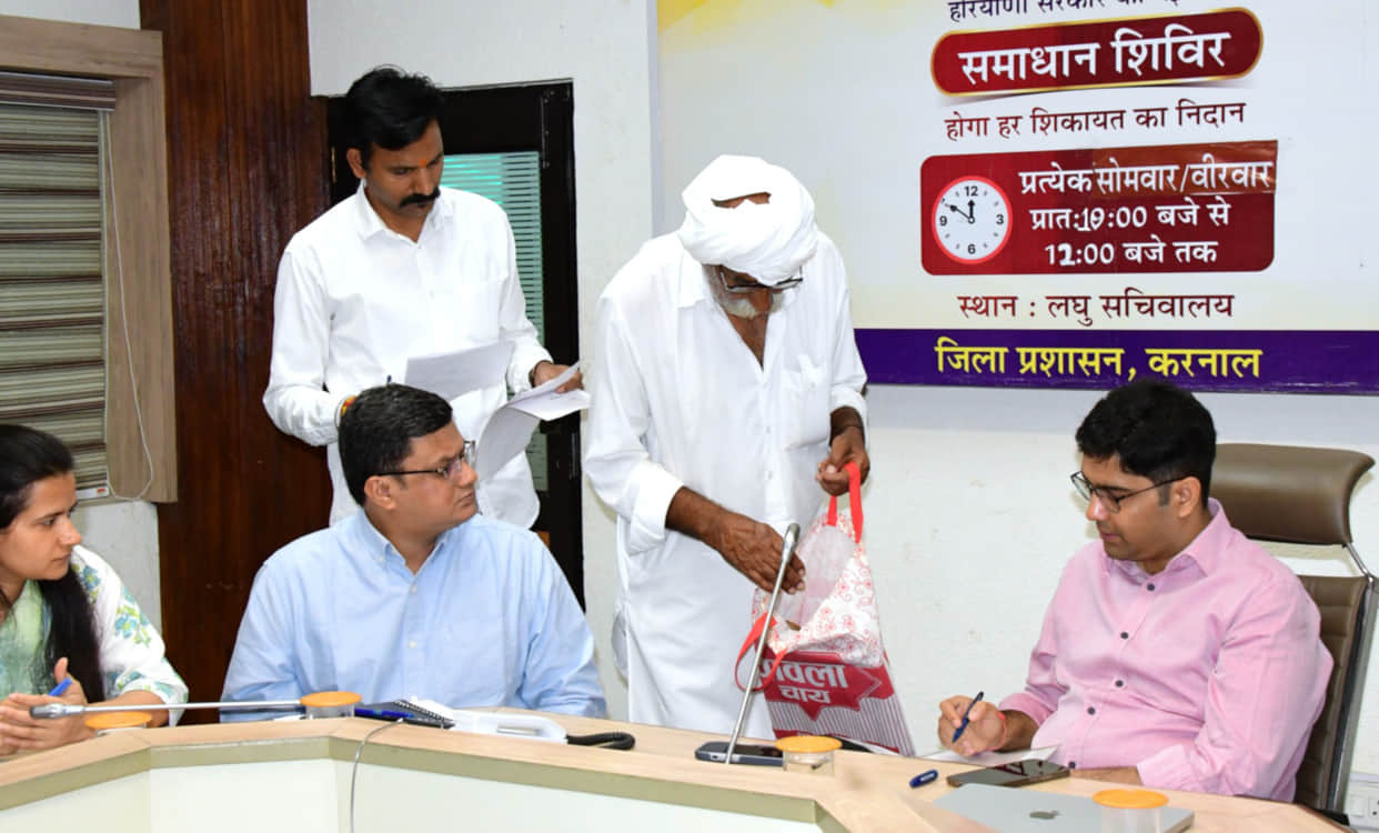 DC sahib, illegal liquor is being served in Sukhbir ColonyDC sahib, illegal liquor is being served in Sukhbir Colony
