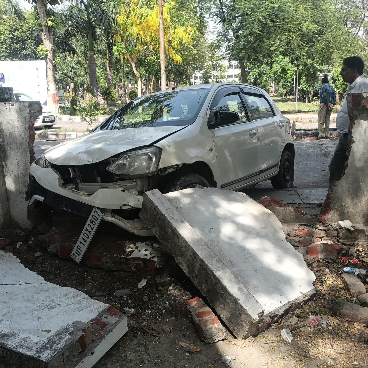 The car broke the wall and entered the tubewell premises