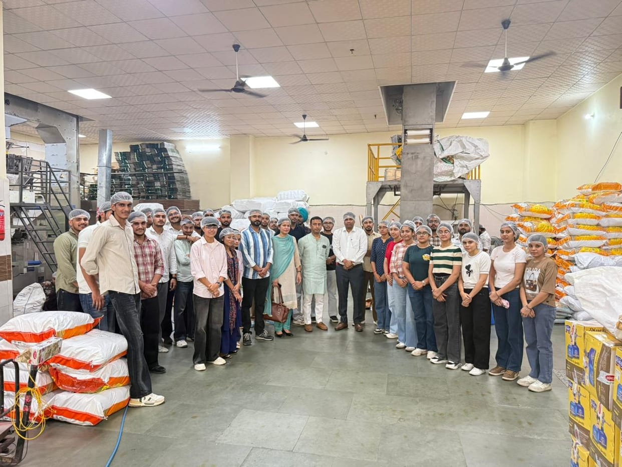 Agriculture students visited the food product industry.