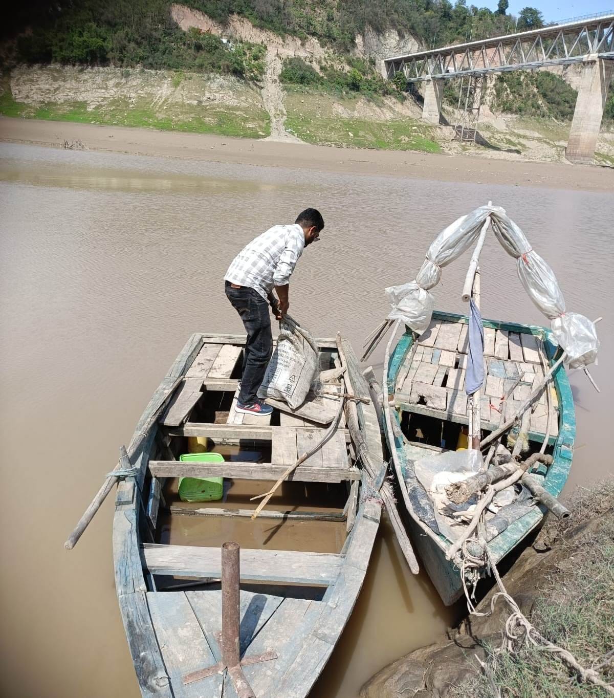 Crackdown on illegal fishing in Gobind Sagar and Koldam