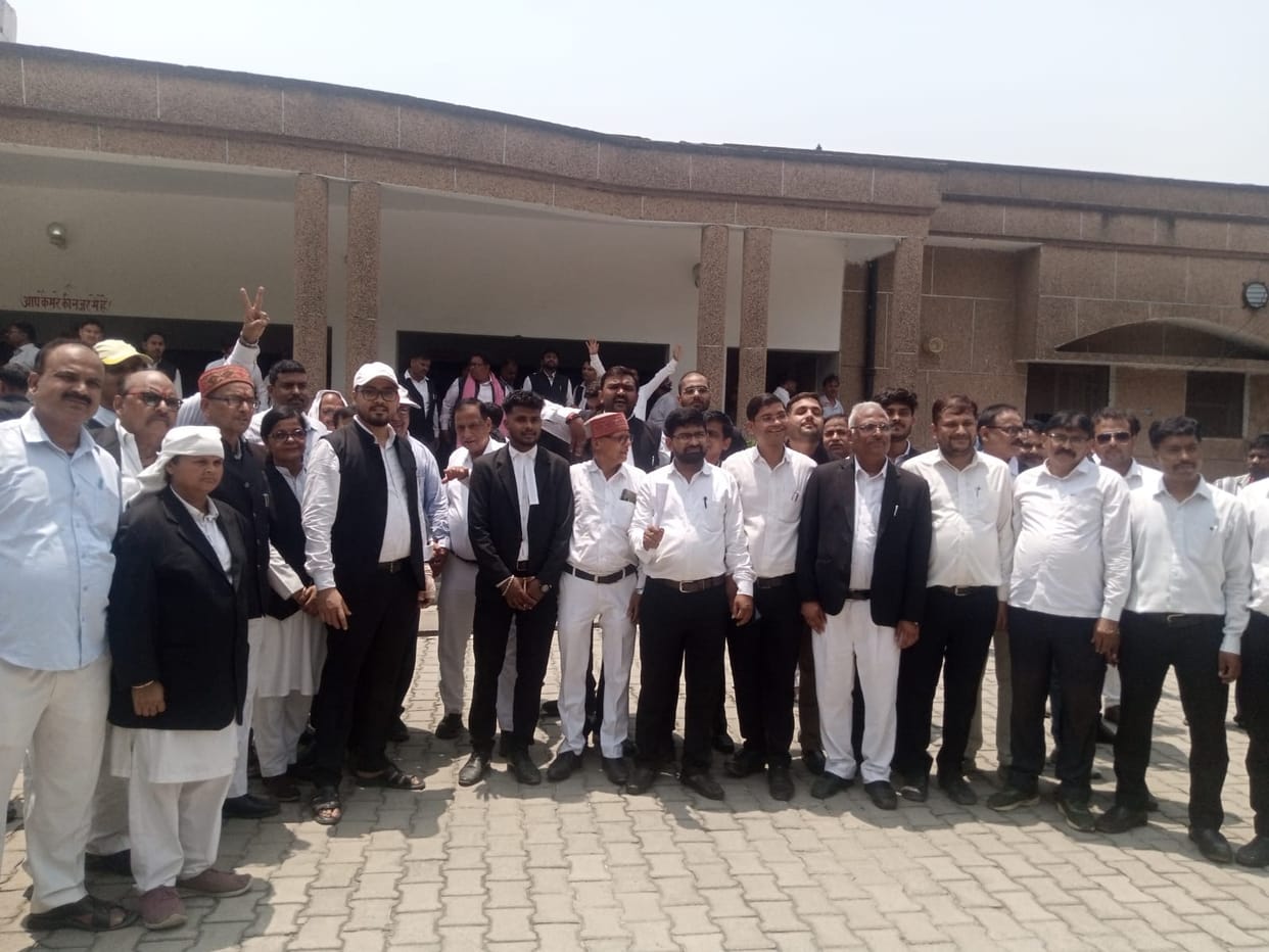 Advocates protested against the demolition of lawyers' chambers in Lucknow.