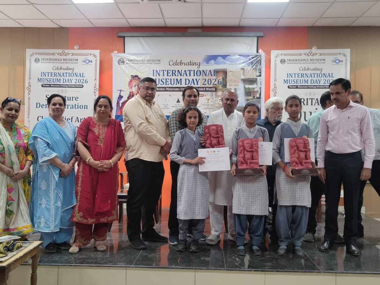Geeta Niketan Vidyalaya team first in Heritage Quiz