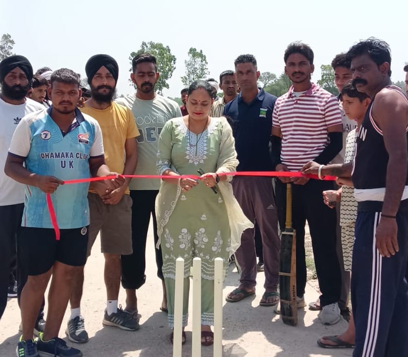 Teams from Vyaspur and Maheshwari villages won the cricket trophy