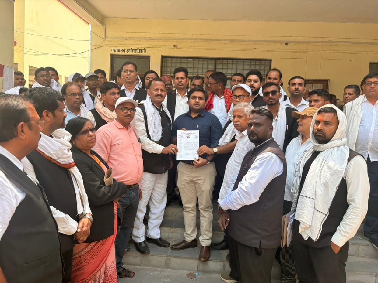 Advocates Outraged Over Lathi-Charge in Lucknow; Call It an Attack on the Dignity of the Judiciary