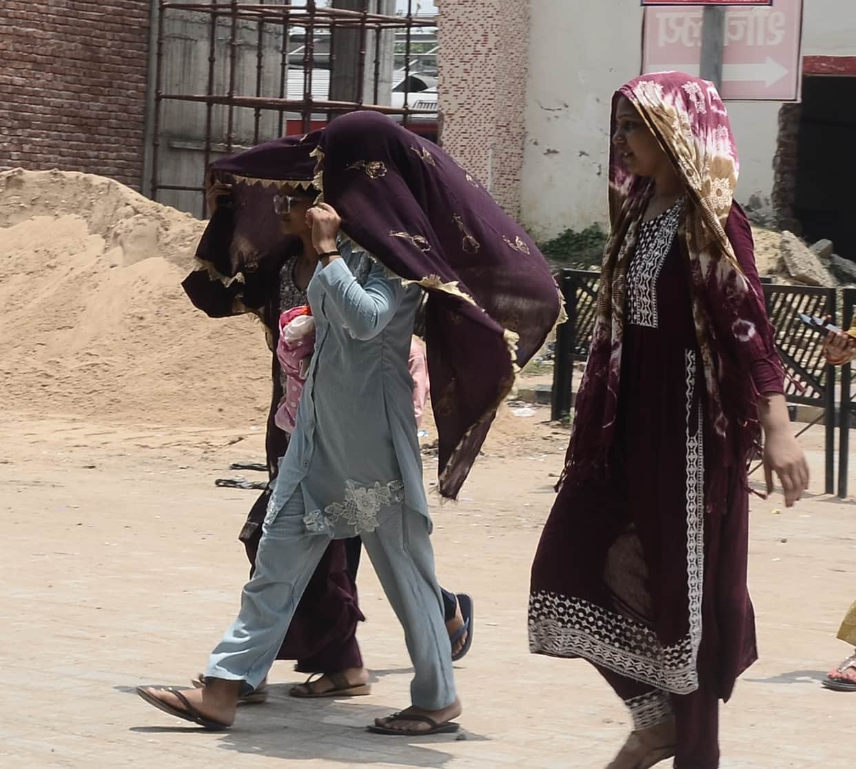 inadequate water arrangements in public places