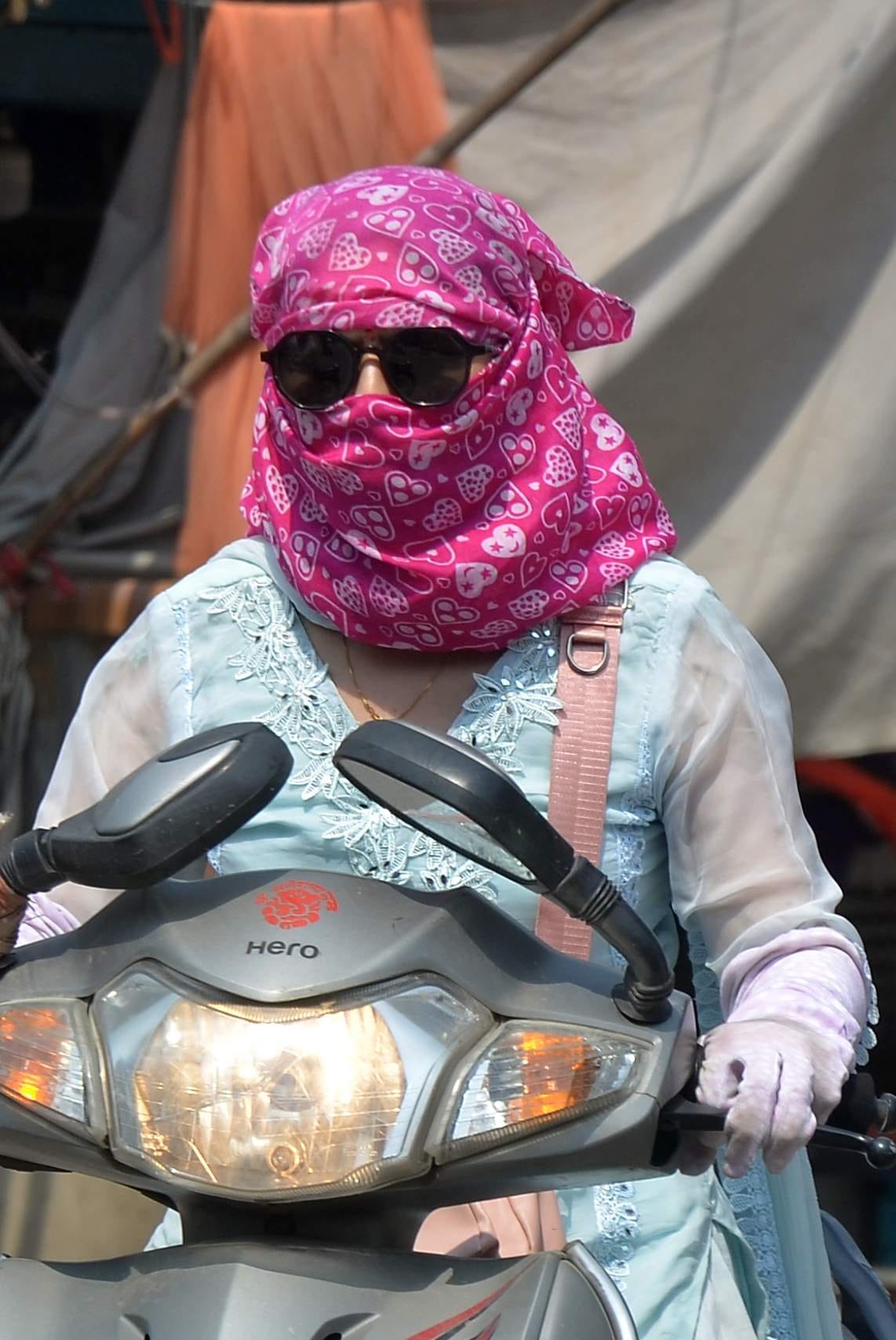 Temperatures rise above normal; the hot air begins to take the form of a heatwave.