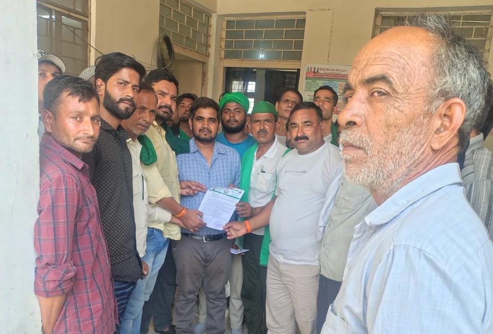 BKU Kisan Kranti staged a sit-in protest at the SDO office.