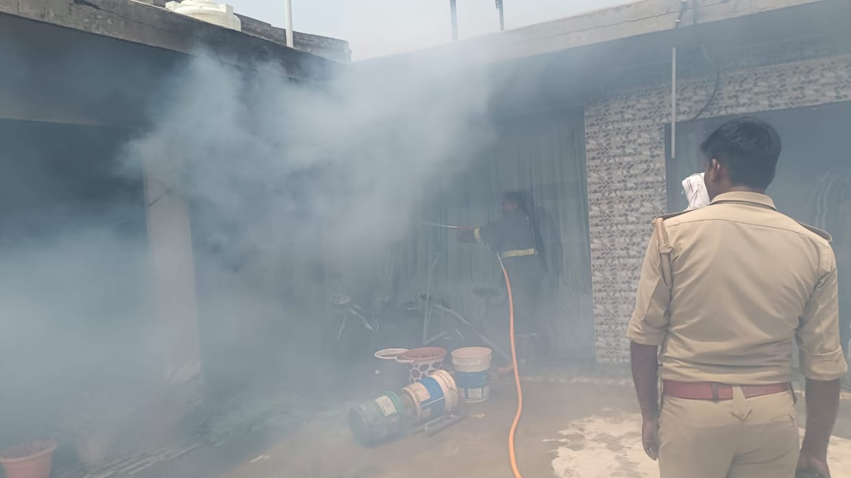 A short circuit in the inverter caused a fire in the house.
