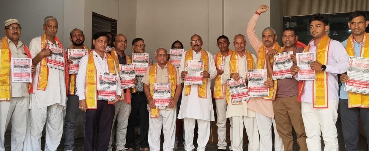 Transporters will observe a symbolic strike from May 21 to 23 in protest against the new rules of the Delhi government.
