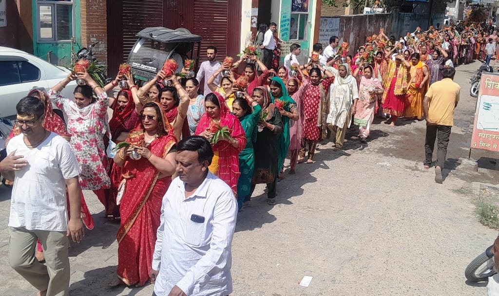 Women took out a Kalash Yatra, as chants of victory resounded