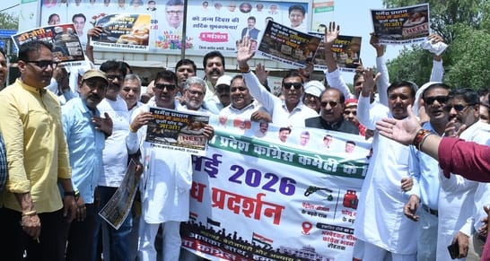 Congress workers protest against rising fuel prices