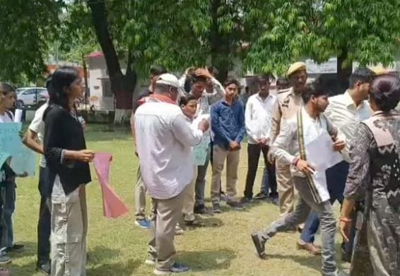 Disaster Mitra expressed anger over the working style of SDM