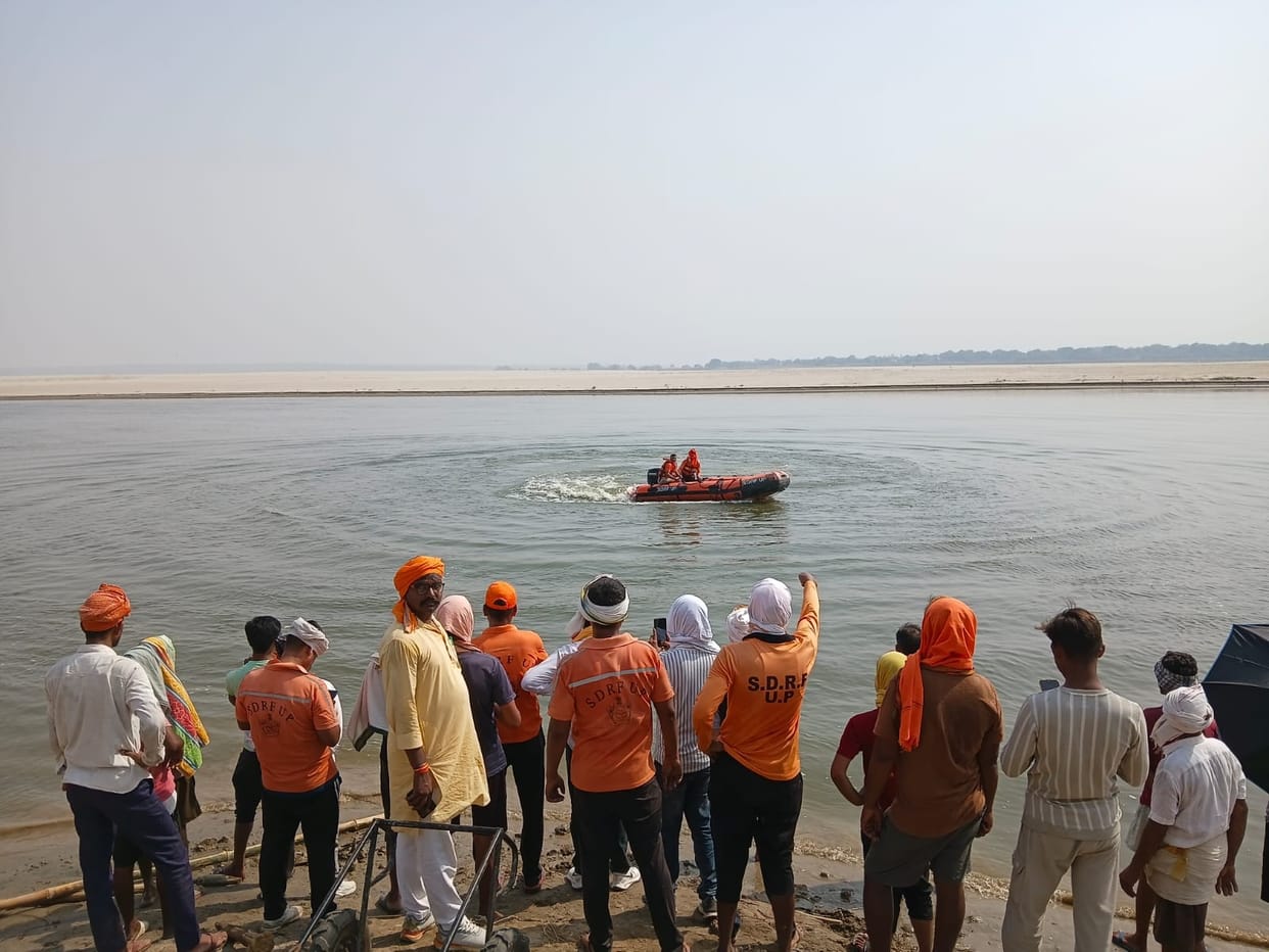 Bihar news-youth body recovered at barari pul Ghat, had jumped into the Ganga river from a both on may 20