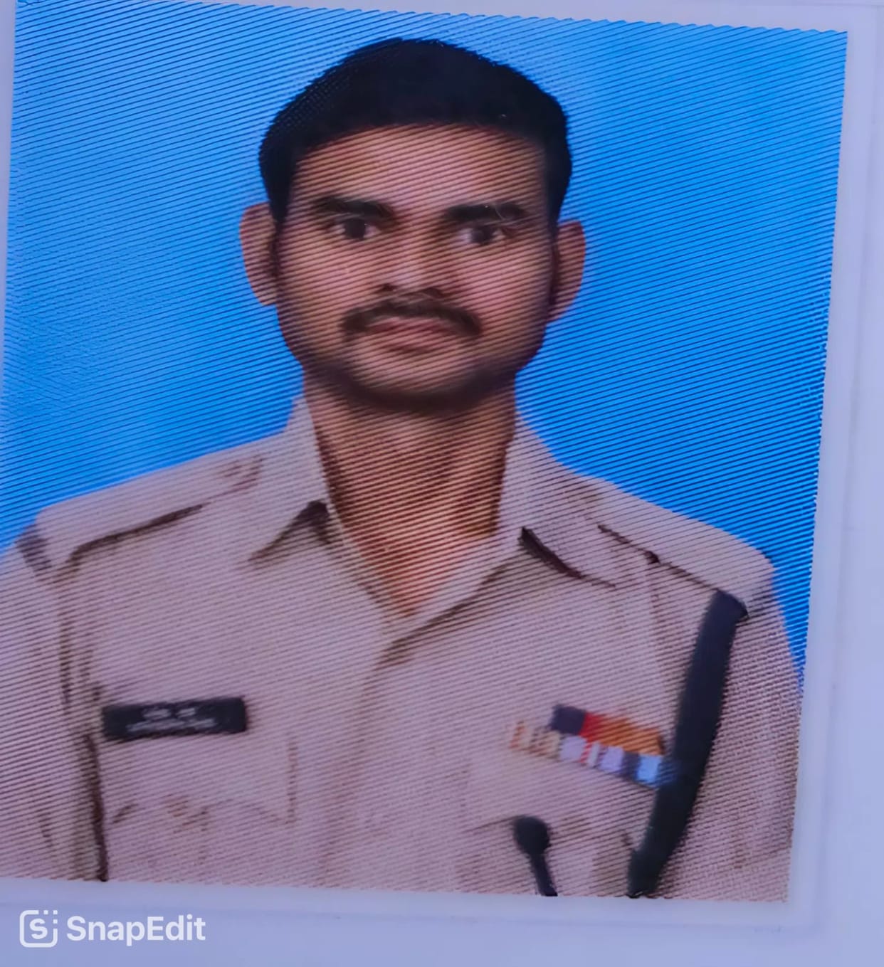 The body of the soldier was handed over to the company commander who came from Lucknow.