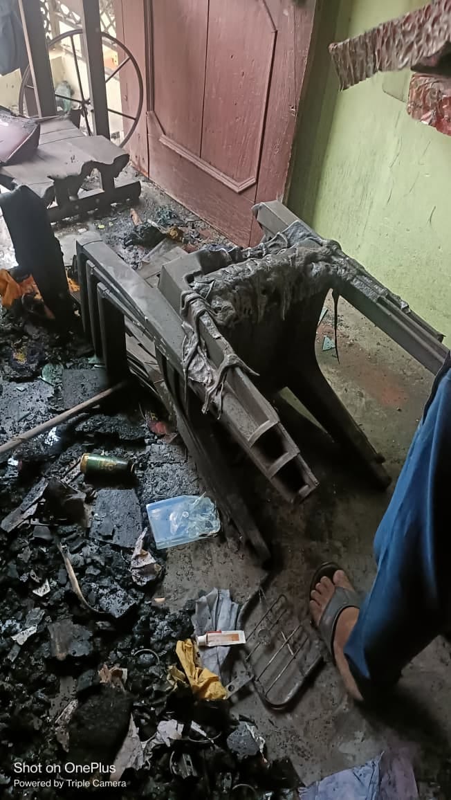 A short circuit caused a fire in the room, burning goods worth lakhs.