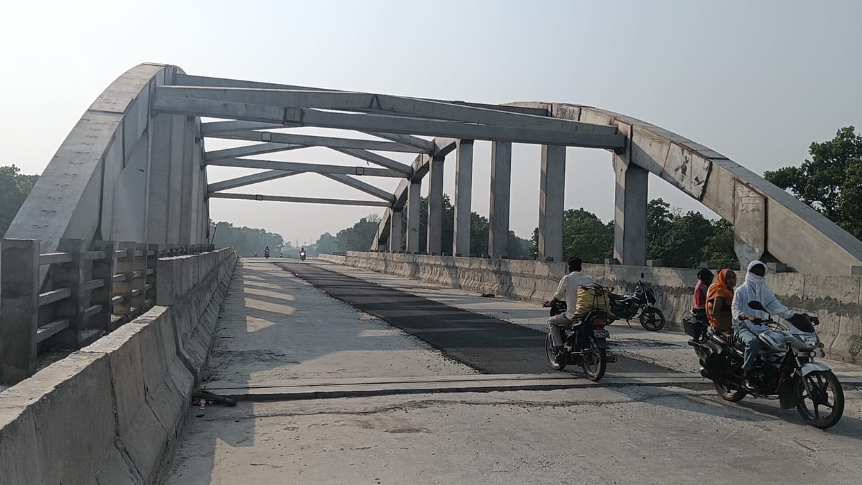 Overbridge construction work halted due to lack of tar