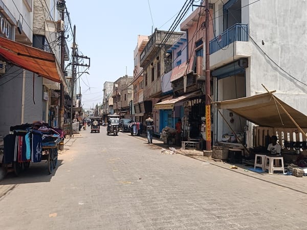 Hathras swelters under scorching winds; Yellow Alert issued.
