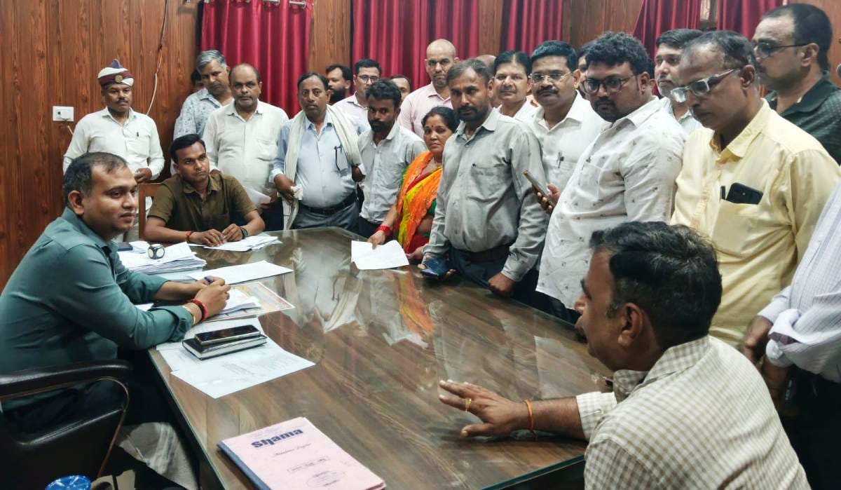 Teachers protested irregularities in census duty and staged a sit-in.