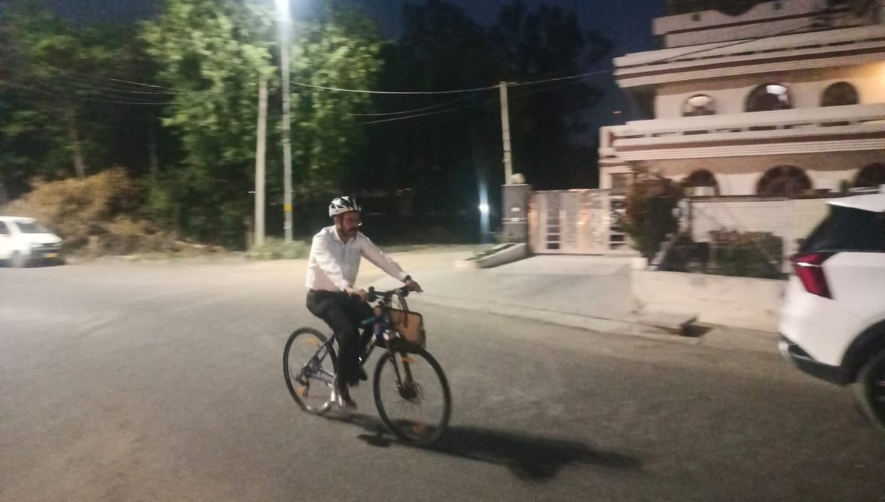 On the call to save oil, the Deputy Commissioner reached the office on a bicycle