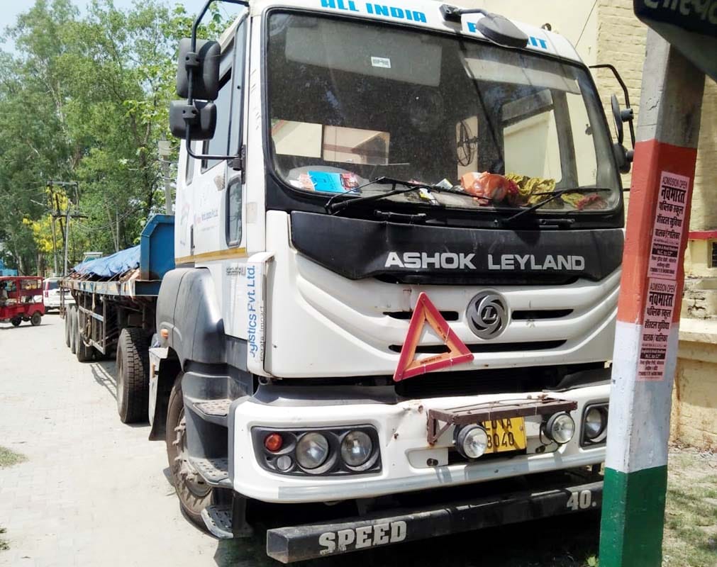 350 liters of diesel stolen from a truck parked in police custody at the gate of Khutar Police Station.