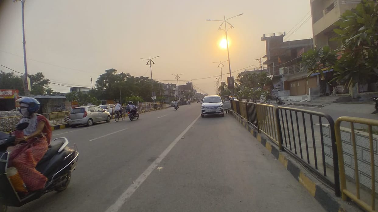 The sun turned red... 40 degree Celsius temperature made people miserable with the heat.