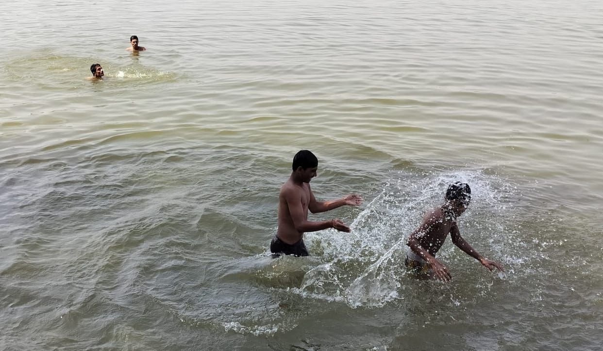 People trapped in homes due to intense heat, even fans and coolers fail
