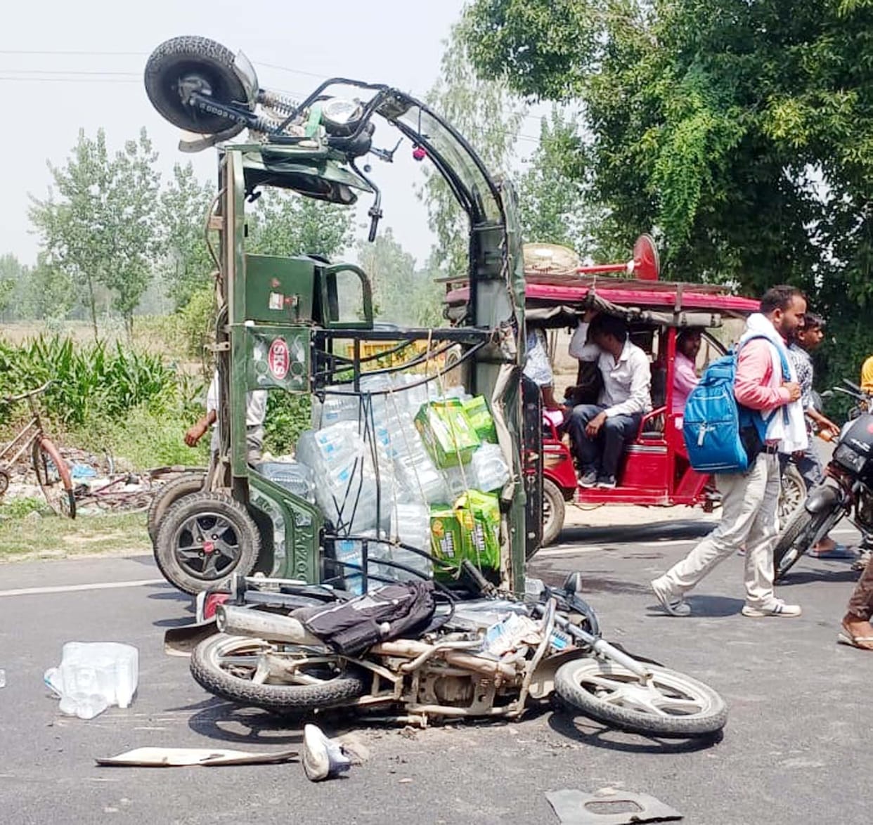 Motorcyclist in Critical Condition After Collision with E-Rickshaw