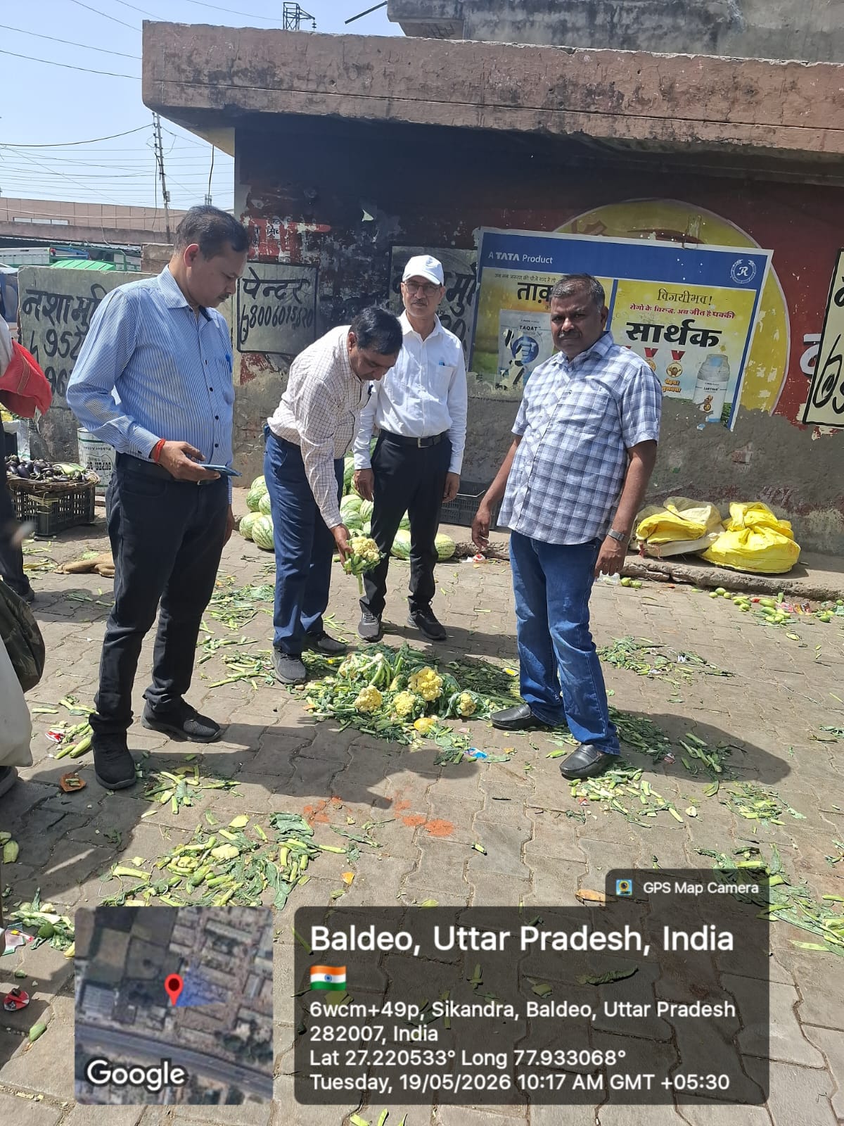 200 kg of rotten vegetables and fruits destroyed in Sikandra Mandi