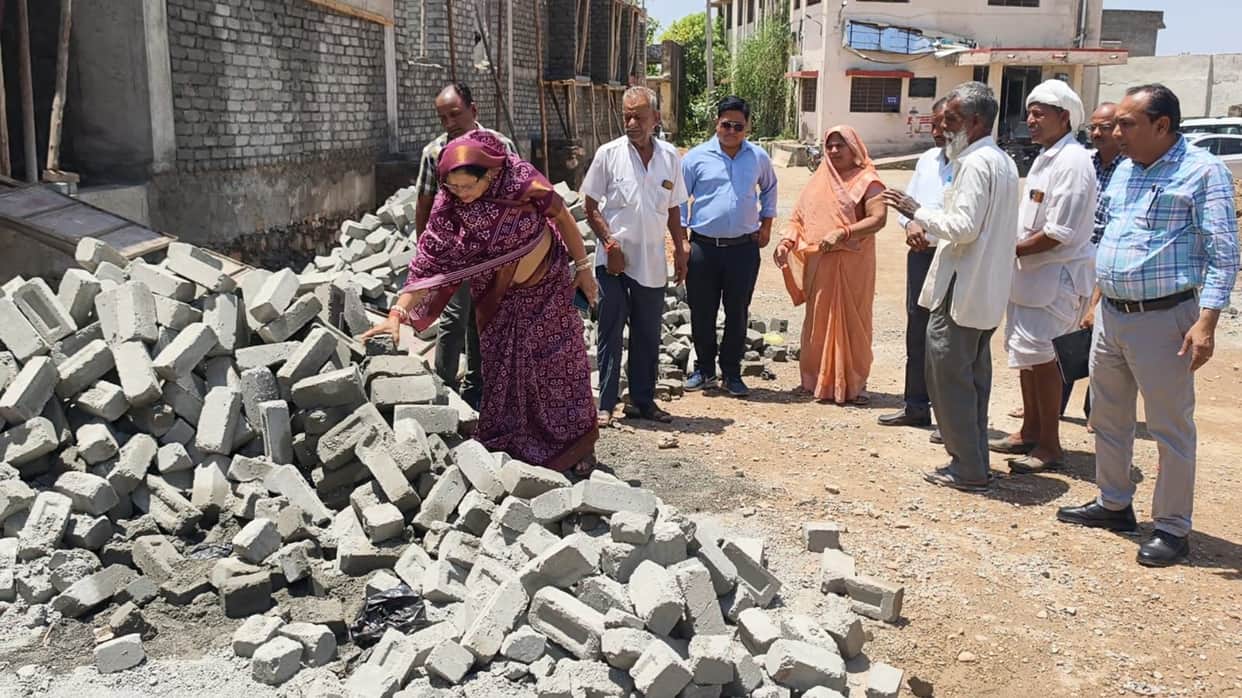 shanta devi meena jhadol hospital inspection poor construction doctors shortage salumber rajasthan news