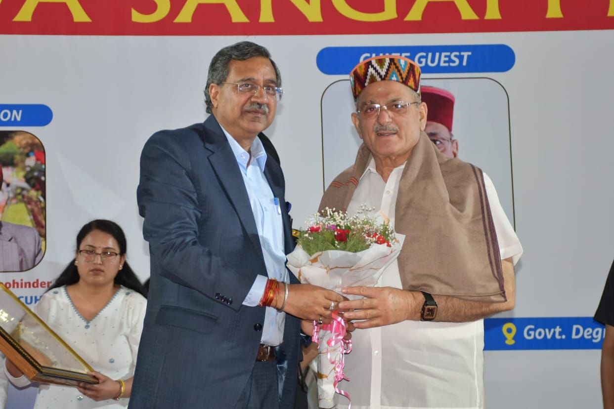 Governor's message to youth: Be a job maker, not a job seeker