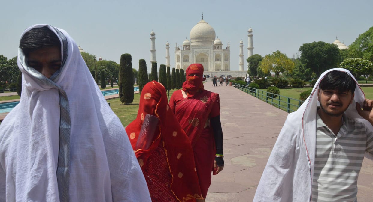 Scorching Heat at Taj Mahal: Four Tourists Fall Ill Due to Heatwave Conditions