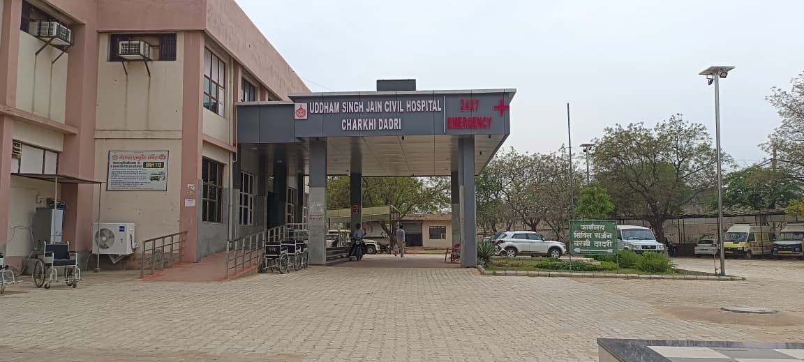 Civil surgeon-doctor dispute escalates, demands for investigation and transfer from Director General