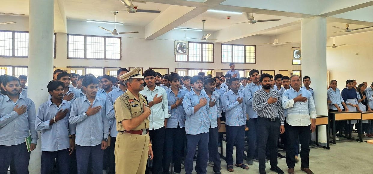 Calls for cooperation in building a drug-free society