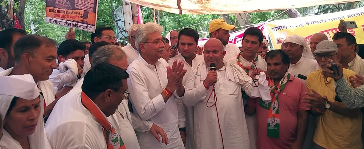 Sanitation workers will stage a massive sit-in at Minister Krishna Bedi's office on May 24.