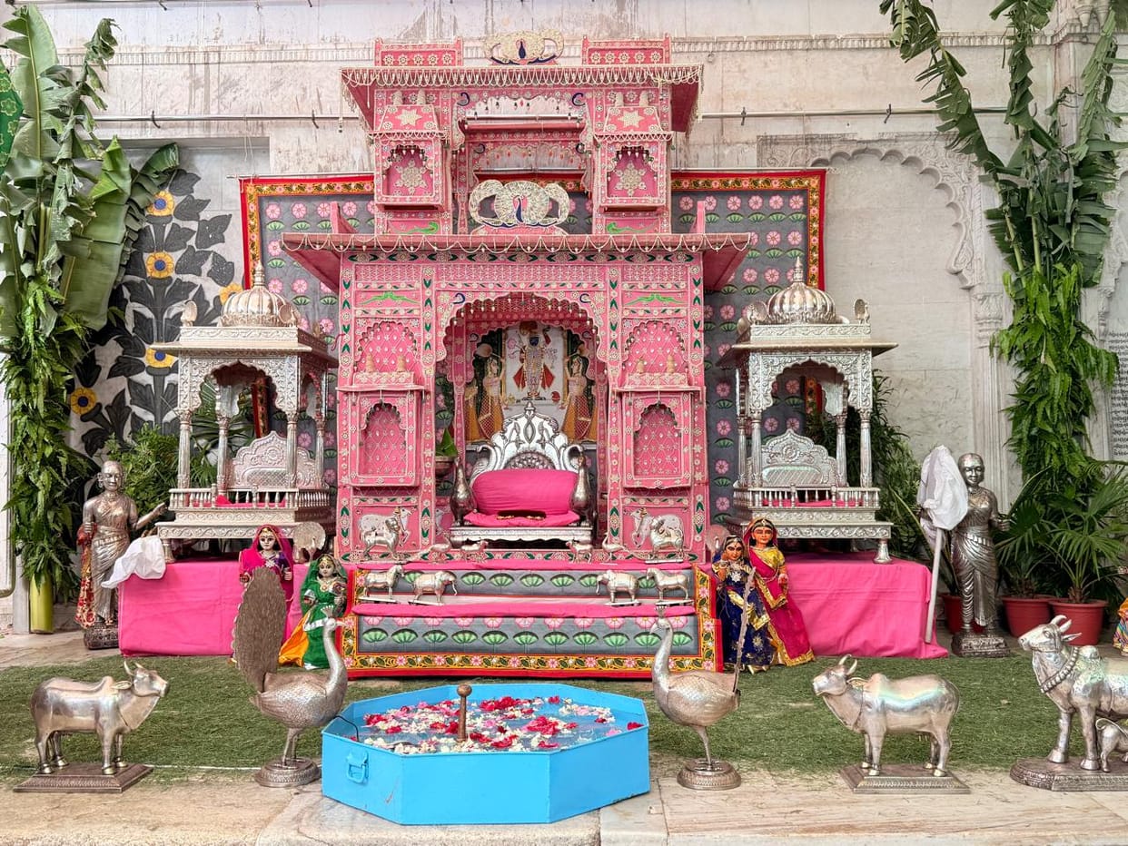 Rajsamand News: Thousands Gather at Shrinathji Temple for Special Makhan Chori Leela During Adhik Maas