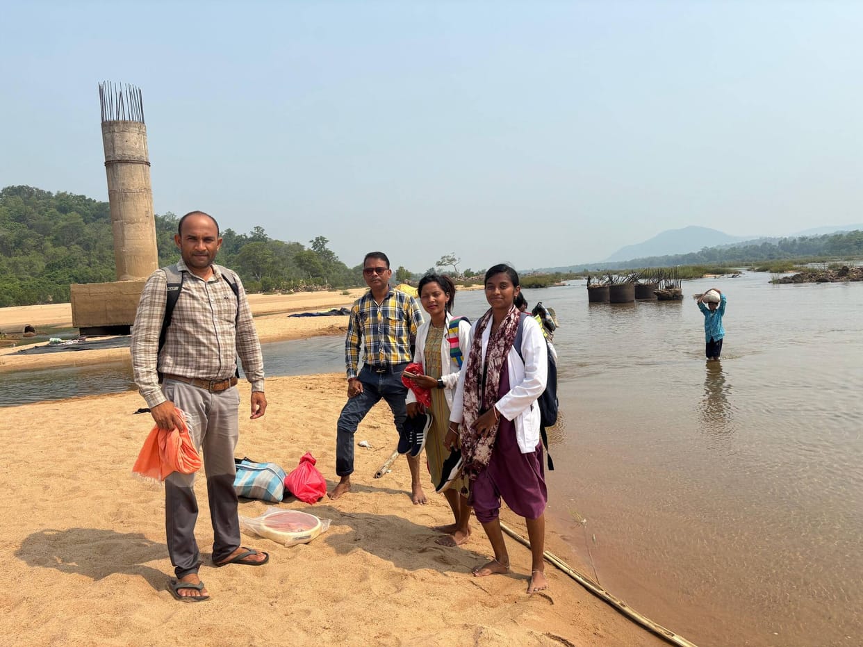 Health team crossed Indravati river in inaccessible Nugur of Bijapur Health services