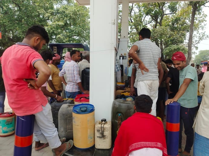 Drivers were troubled due to non-availability of petrol and diesel.