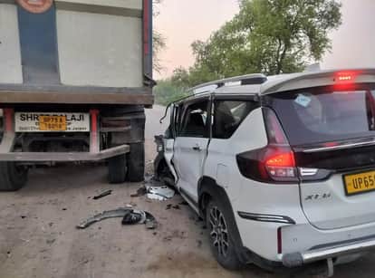 Car collides with a roadside dumper, nine injured